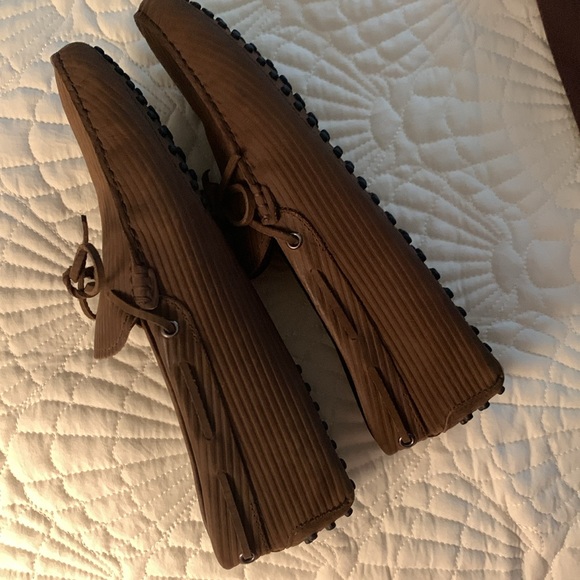 Tod’s men Gommino rubbed brown suede driving shoe. Hardly worn. W/dust bag sz 9 - Picture 4 of 16